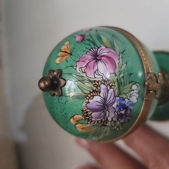 L.MOGE FRANCE VINTAGE UNIQUE W/3 MINIATURES PERFUMES BOTTLE PERFECT CONDITION !! - Picture 4 of 14